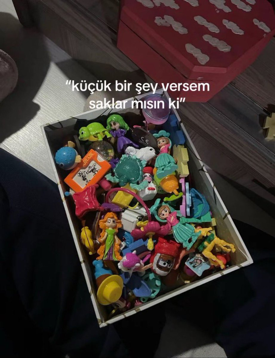 X; Kadınlar pahalı şeylerden hoşlanır 
 - O sırada kadınlar