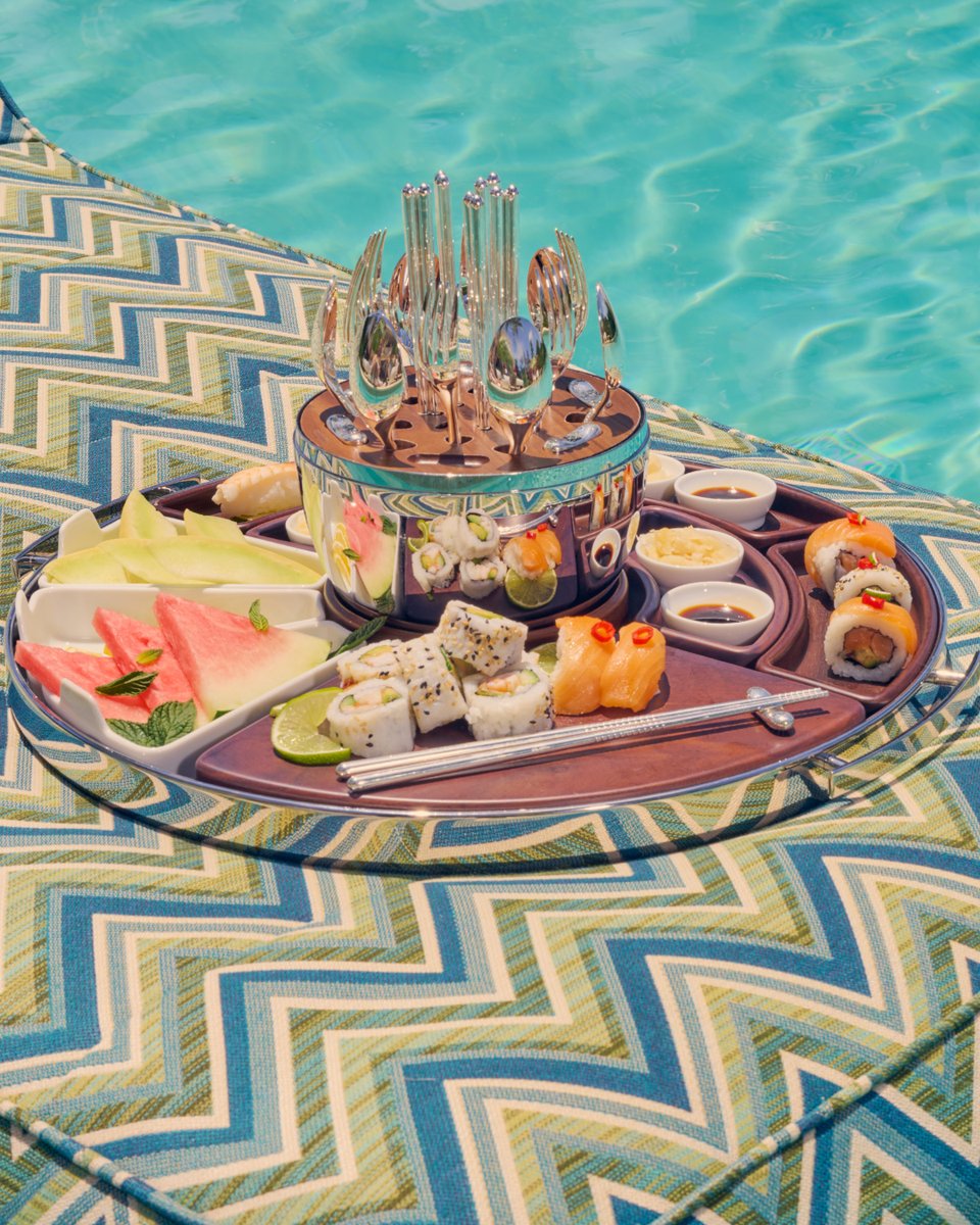 #Greetings from Florida 
Tommy Hilfiger, the fashion legend, and Dee Hilfiger, the statuesque creative director of Judith Leiber, host legendary fêtes where family warmth meets jet-set flair.
Discover more at christofle.com.
#christofle