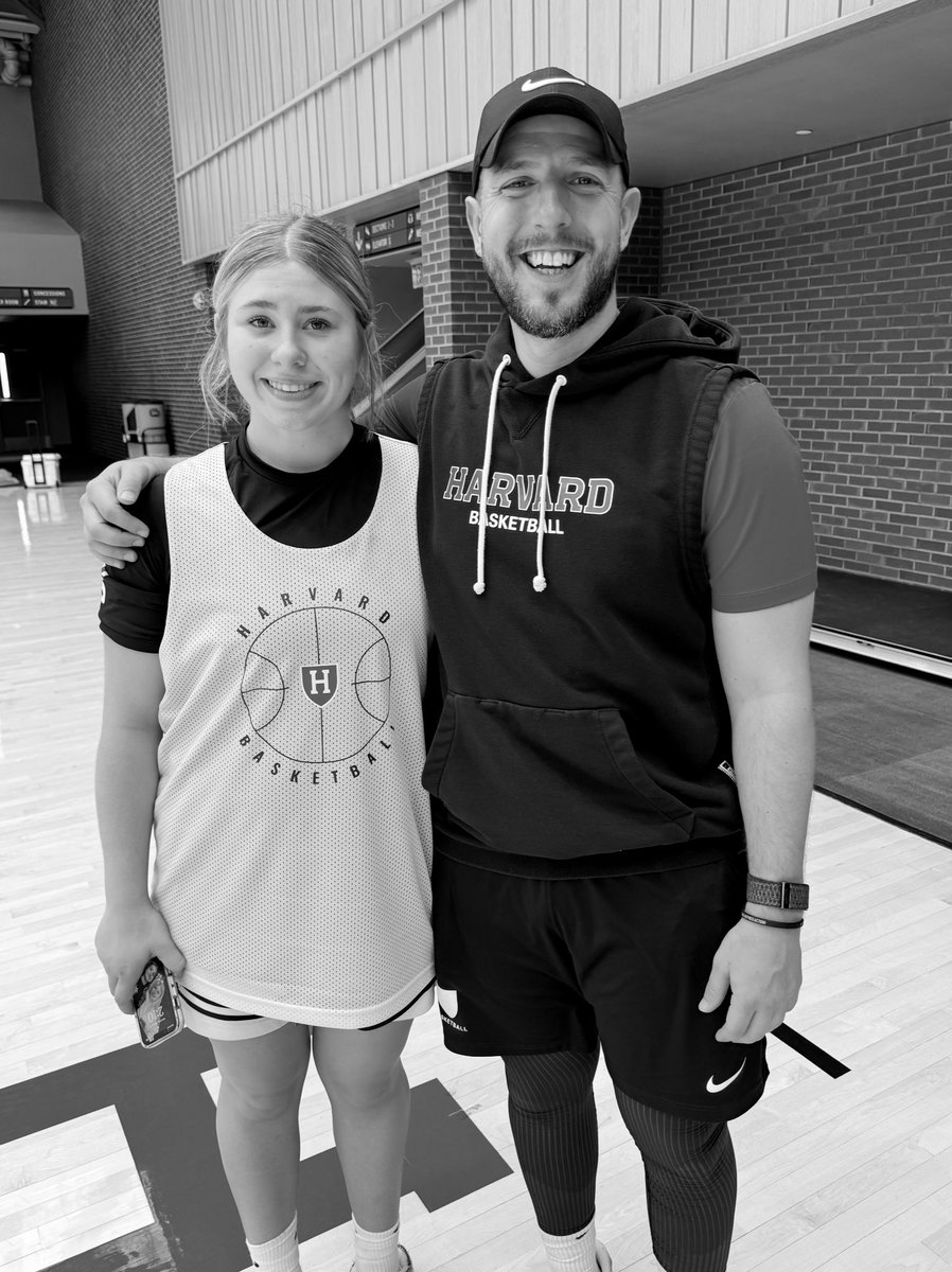 HollyKay2141's tweet image. Thank you @HarvardWBB and Coaches for a great elite camp! @CoachMoore33, Hannah loved it! @coachagaston thank you for all the communication this past month. You guys are all first class in all you do! Great Job! #BelieveIt ❤️🏀🤩