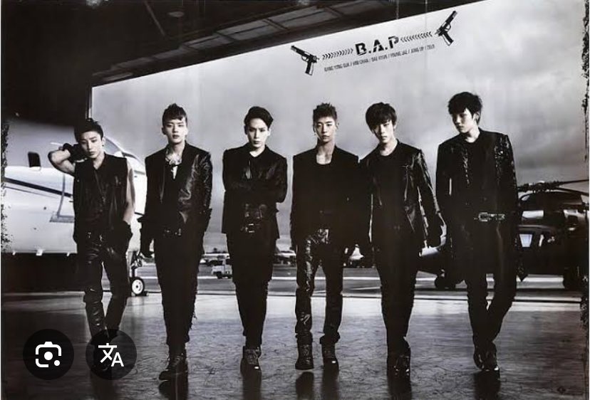 ﹙VENDA﹚b.a.p  - 'one shot' poster

✧ R$ 15,00 + frete nacional
✧ pagamento por pix ou cartão com taxas
✧ feedbacks positivos em <a href="/tsunderlino/">ִֶָ</a> ꒰ twitter ꒱
✧ não consigo tirar foto inteiro por ter mais de 1 metro
✧ tem leves marcas 
✧ única forma p envio é dobrado