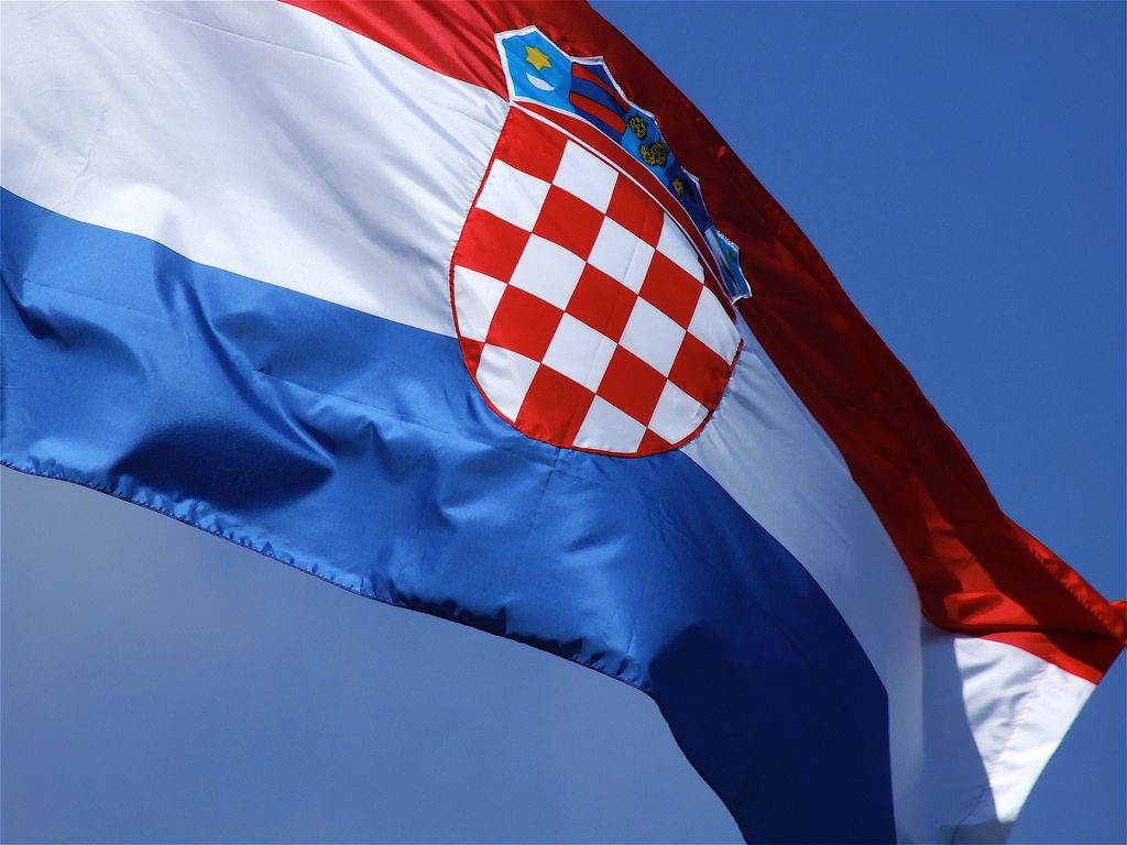 Ponosna. 
Zahvalna. 
U mislima s onima koji su dali sve. ❤️🇭🇷
Svim hrvatskim braniteljima – hvala.
Svim hrvatskim građanima i hrvatskom narodu – sretan Dan pobjede i domovinske zahvalnosti i Dan hrvatskih branitelja!