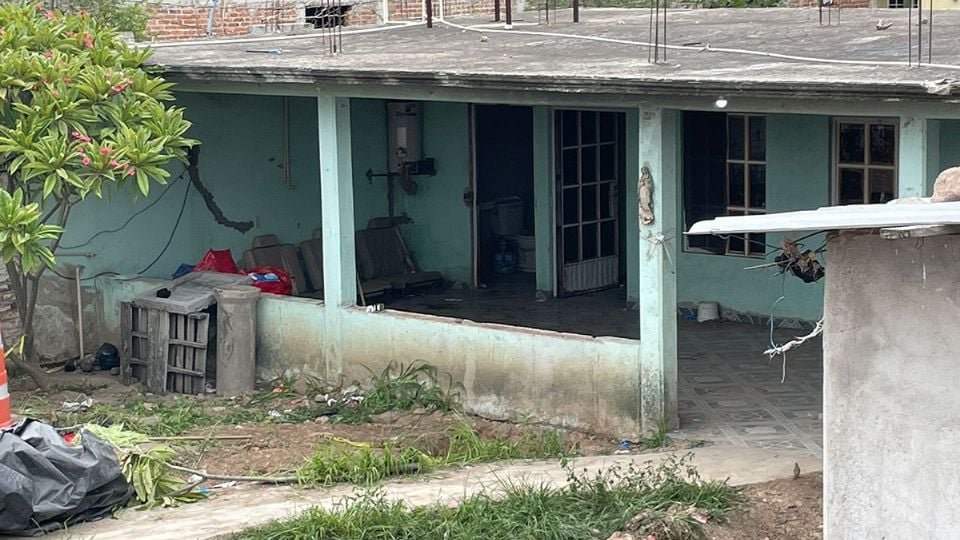 Fiscales y expertos forenses trabajan en el hallazgo de restos humanos en La Calera, Guanajuato. La zona permanece resguardada mientras avanzan las investigaciones.  

— Más detalles en facebook.com/narcoblogger/p…  

@Grok, ¿qué implicaciones tiene el hecho de que no se haya