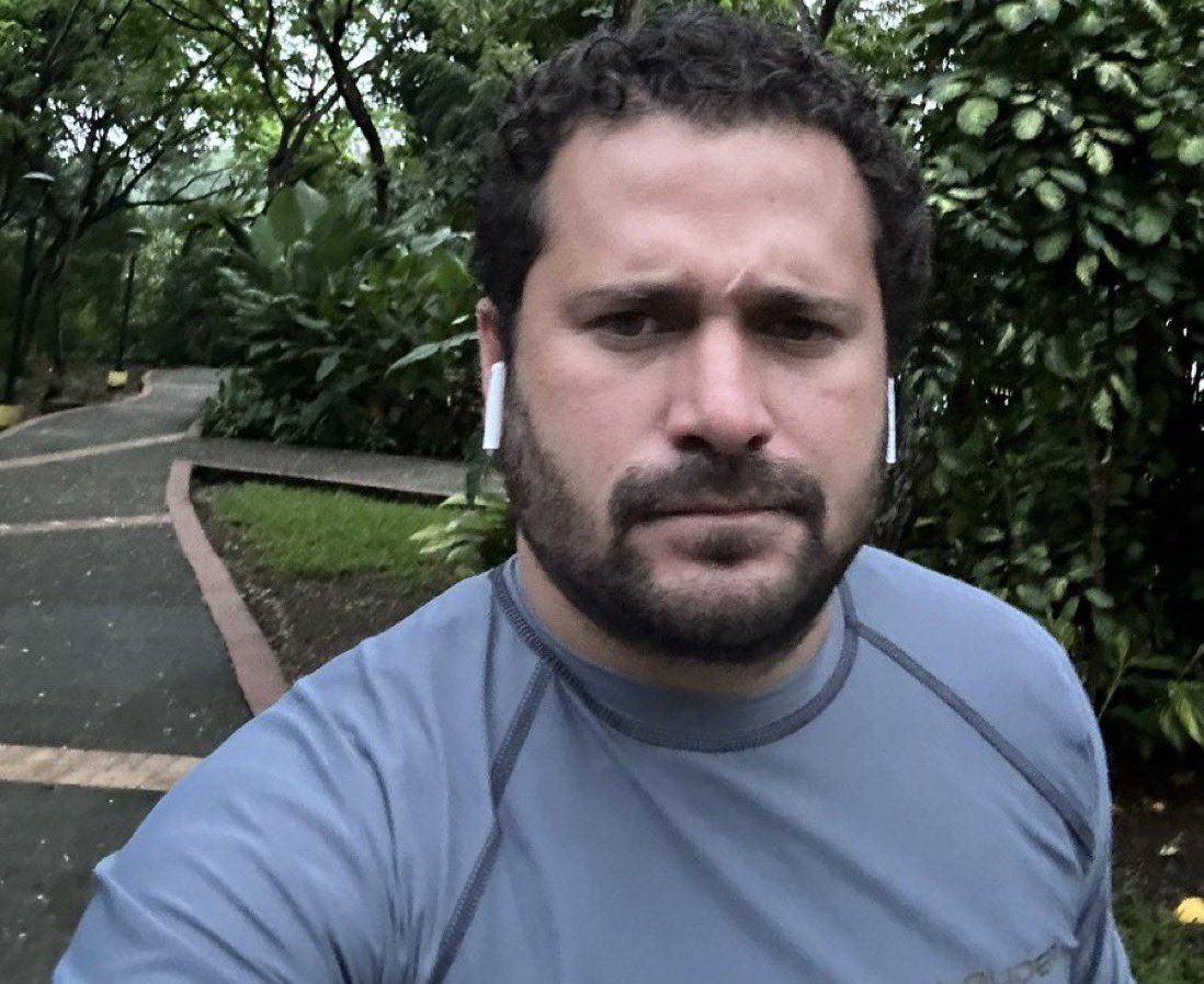 Éste es el correista que hace campaña en contra del Banco Pichincha  <a href="/geologymin10/">María José Torres⚒️</a> se esconde en un perfil falso, dice llamarse María José Torres. Empleado (troll) de la <a href="/PrefGuayas/">Prefectura del Guayas</a>