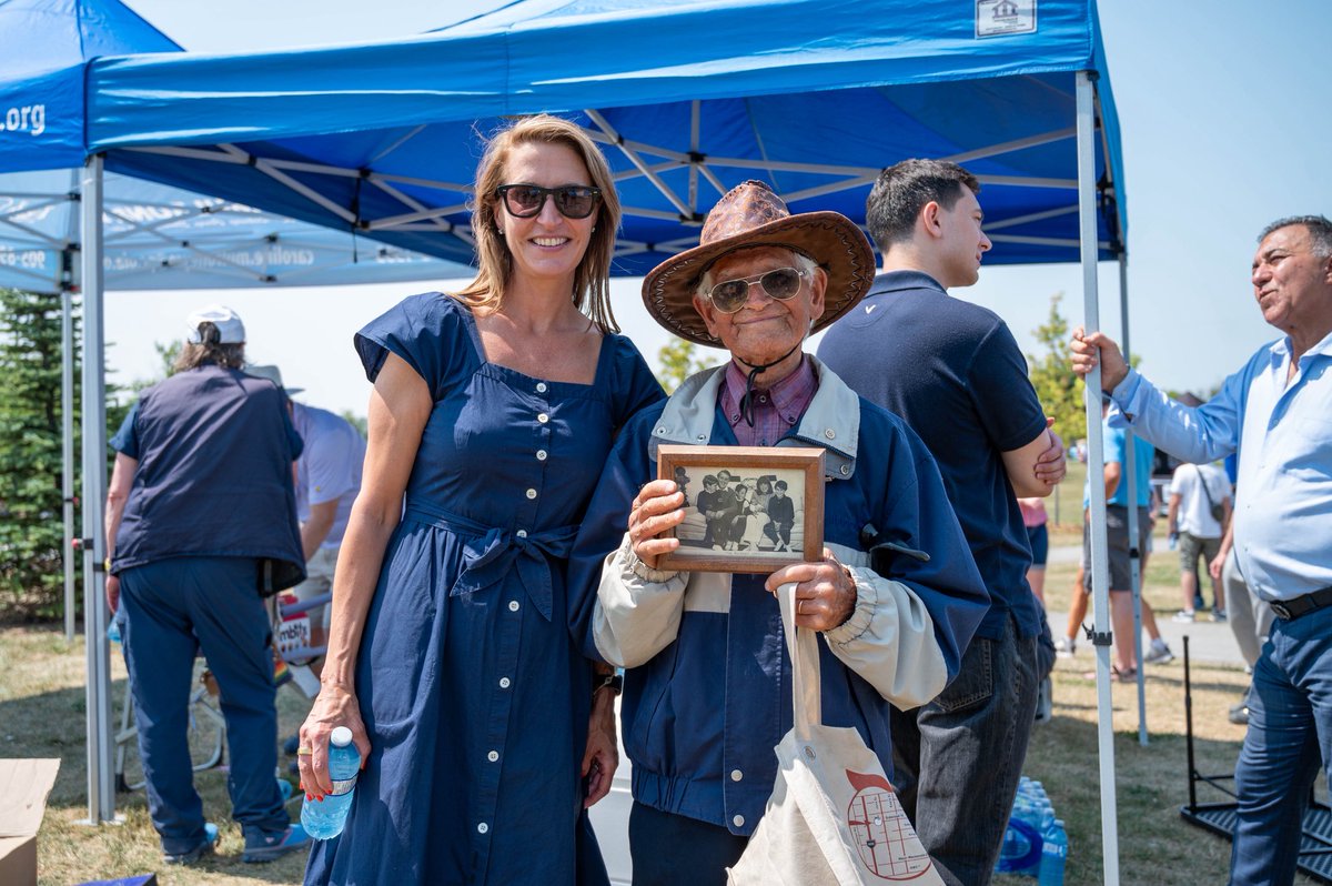 C_Mulroney's tweet photo. That’s a wrap on my annual Simcoe Day BBQ! 🌞🍔
Thank you to everyone who joined me in Bradford for today’s special celebration of community. Special thanks to the volunteers, vendors, and community partners whose hard work made it all possible. 💙 https://t.co/jSYFxtsHLk