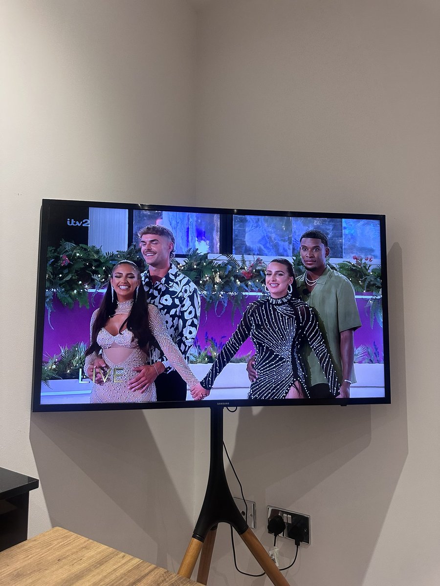 Our winners ❤️ #LoveIsland