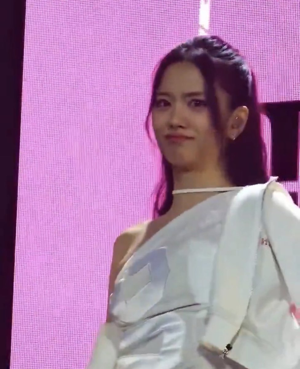I’m still not over this she is so 😭😭😭