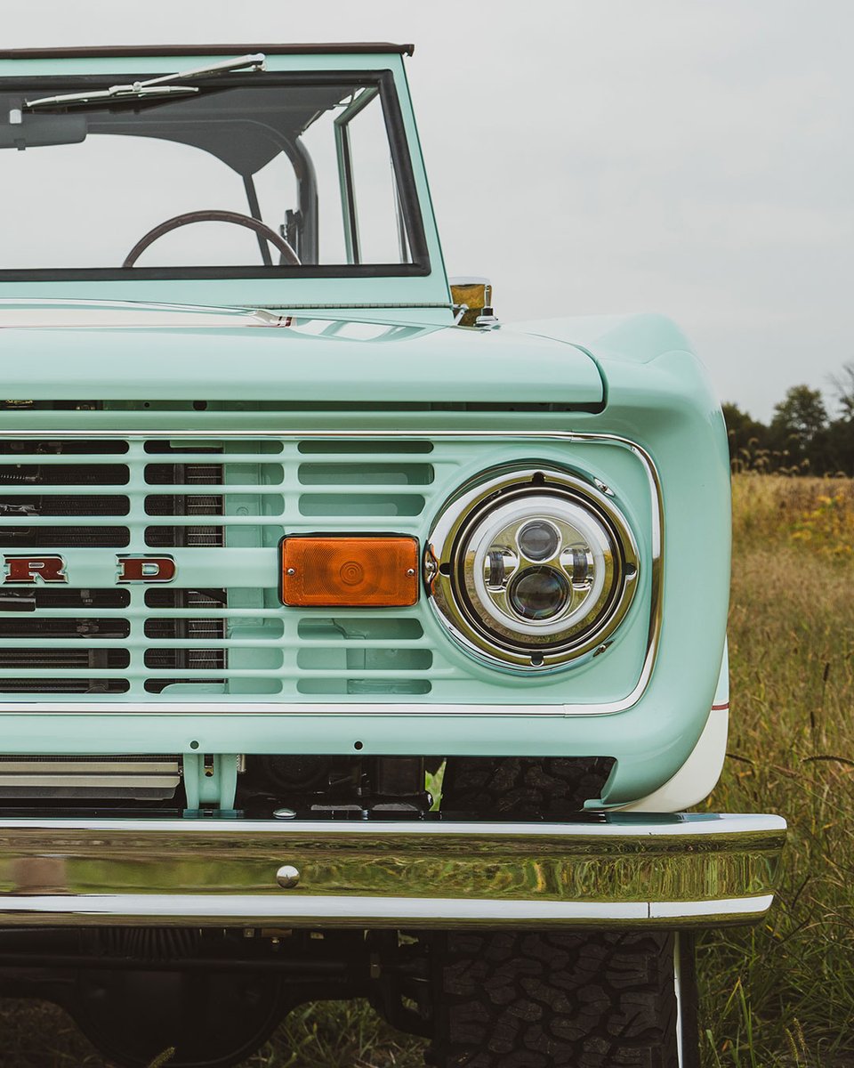 From the Sea Foam Green finish and hand-painted Ranger stripes to the Porsche Tarpan Brown leather interior, this 1969 Fuelie Edition™ Gateway Bronco is a modern expression of craftsmanship and open-road spirit.

#gatewaybronco #dreamstodriveways #classicbronco #luxurycars
