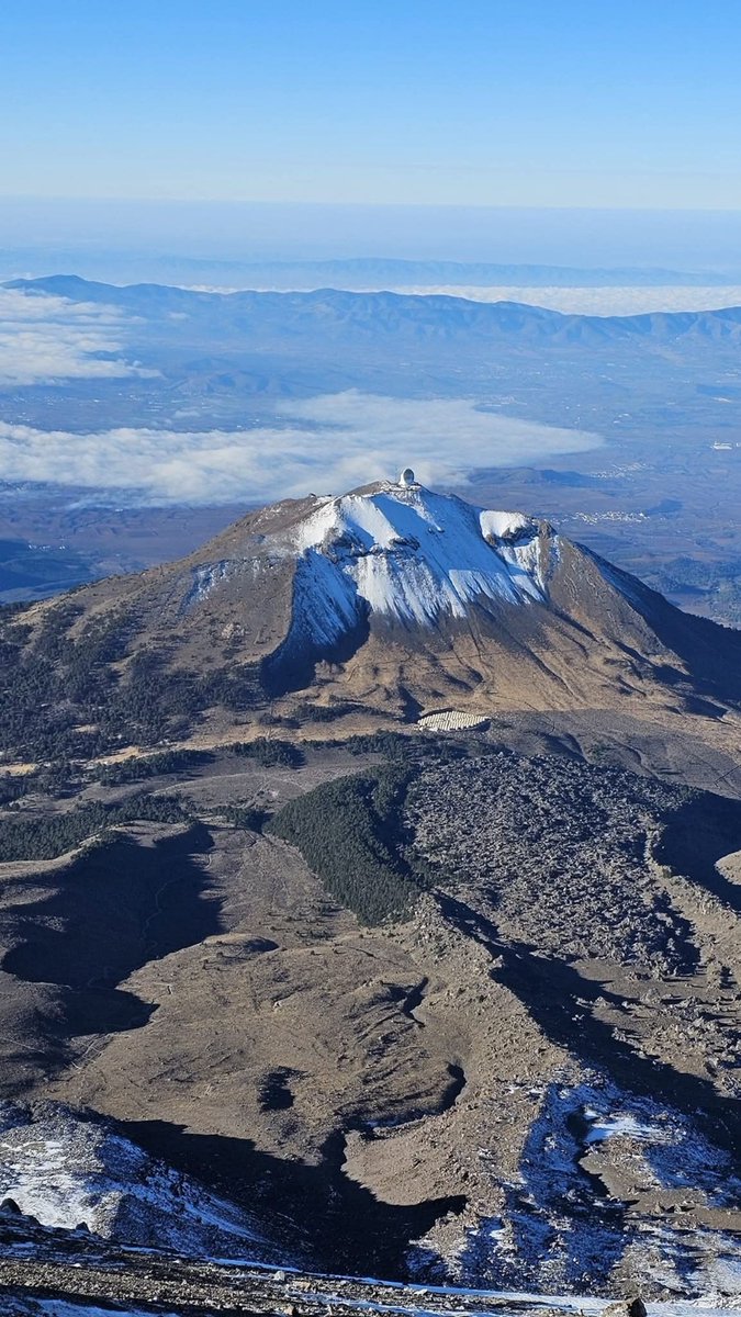 El Gran Telescopio Milimétrico, #GTM, en el #Volcán #SierraNegra, (enfrente al #PicoDeOrizaba), protagonizó un #Video viral que alertó a los buscadores de 👽 en el país.