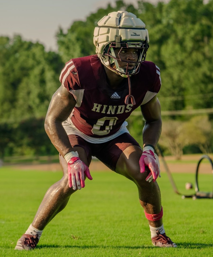 JuCo Football Forer (@jucofootballace) on Twitter photo #FallCamp Amarrien Bailey <a href="/amarrien_bailey/">B5 ✞</a> @ Hinds JuCo <a href="/HindsCC_FB/">Hinds CC Football</a> <a href="/jucoweekly/">JUCOWeekly™️</a> <a href="/MSJUCOREPORT/">MS JUCO FOOTBALL™️</a> #FallCamp Amarrien Bailey <a href="/amarrien_bailey/">B5 ✞</a> @ Hinds JuCo <a href="/HindsCC_FB/">Hinds CC Football</a> <a href="/jucoweekly/">JUCOWeekly™️</a> <a href="/MSJUCOREPORT/">MS JUCO FOOTBALL™️</a>