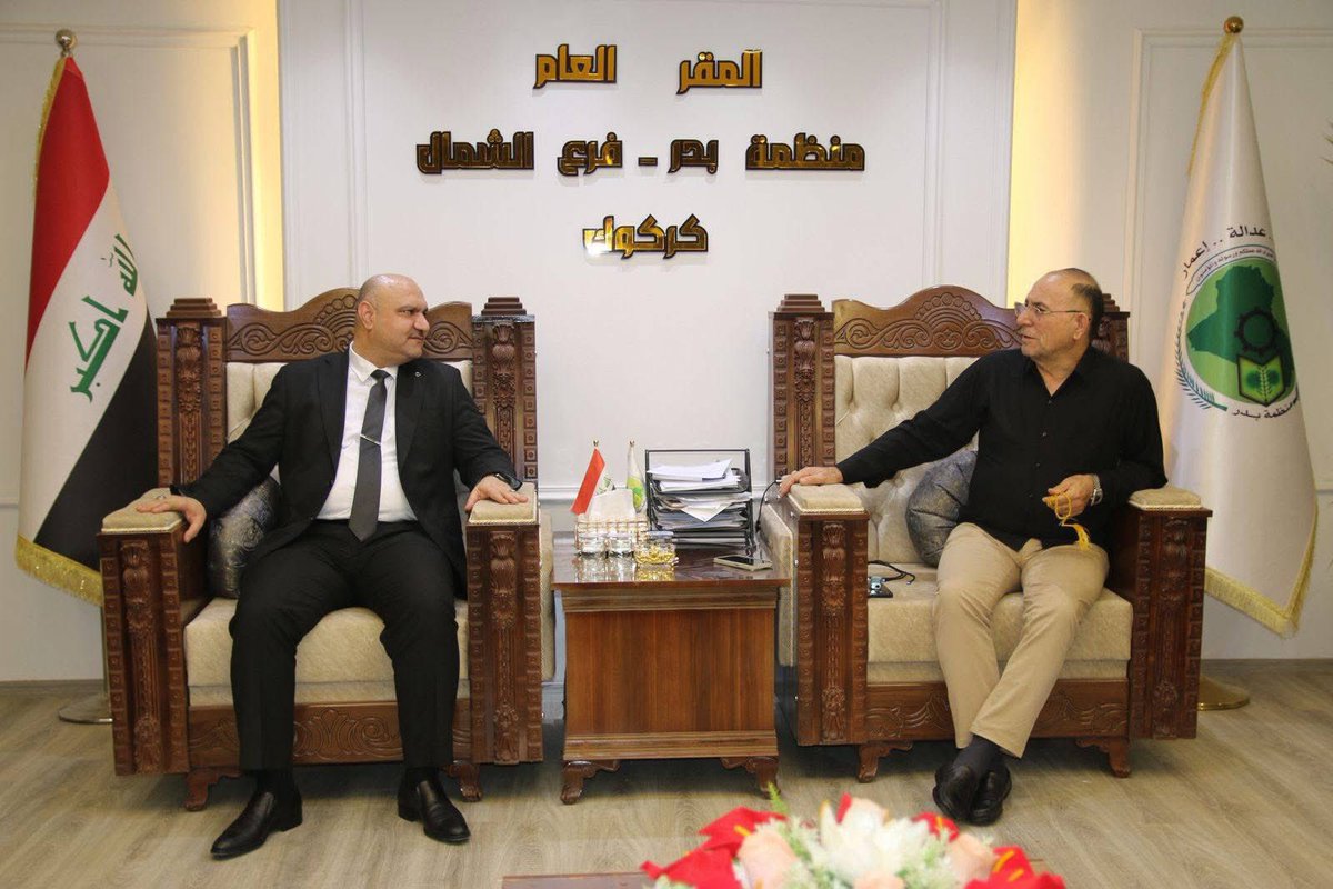 عربي - Türkçe
رئيس الجبهة التركمانية العراقية يزور منظمة بدر – فرع الشمال

قام رئيس الجبهة التركمانية العراقية، السيد محمد سمعان آغا، بزيارة إلى مقر منظمة بدر – فرع الشمال، يرافقه وفد من كوادر الجبهة.

وكان في استقباله الحاج محمد مهدي البياتي، مسؤول الفرع، والحاج عاطف النجار، عضو