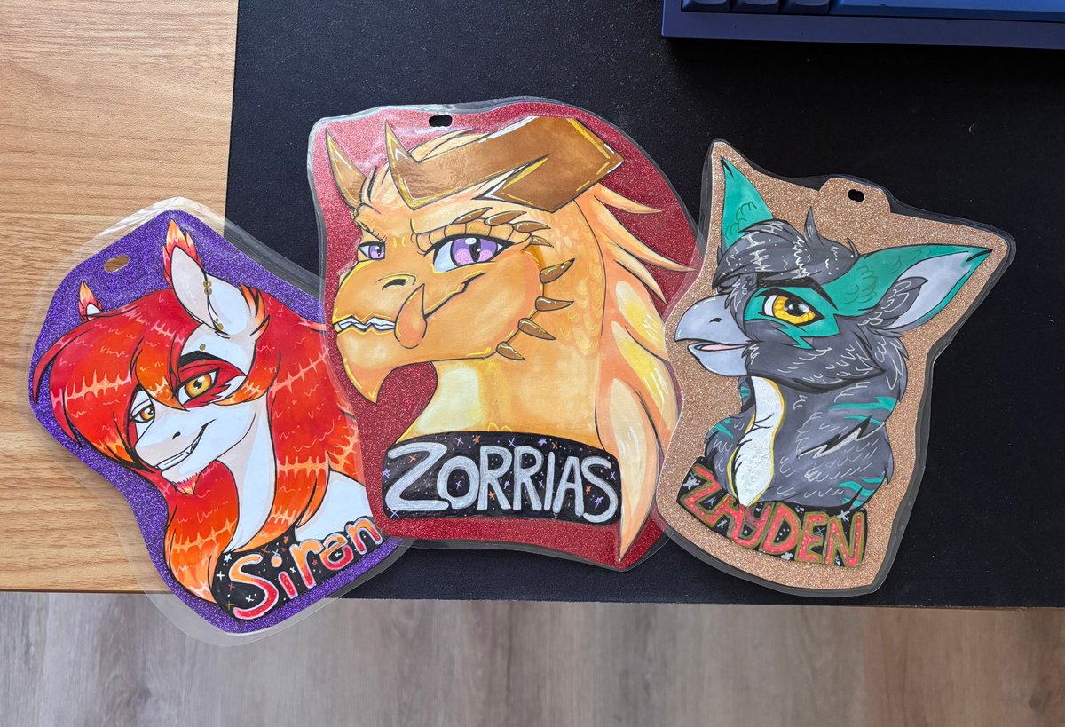If anyone wants a badge or some art delivered to them for the weekend just hit me up!