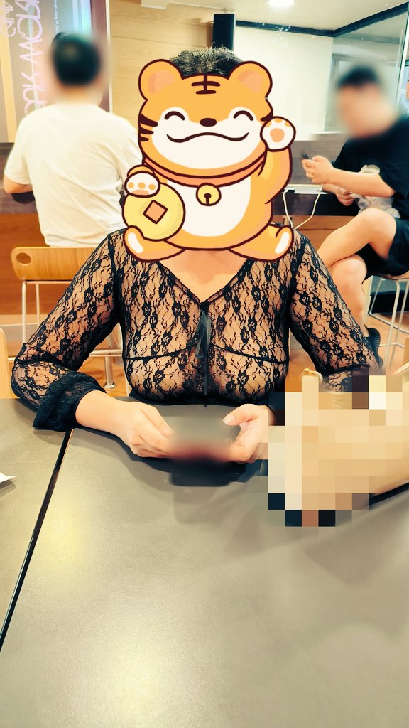 2 คนข้างหลังไม่ได้เห็น 2 เต้าสวยๆอิอิ
#outdoor #โนบรา #คู่ไม่แลก #โชว์เสียว
#รังสิต #เรียวหญิง