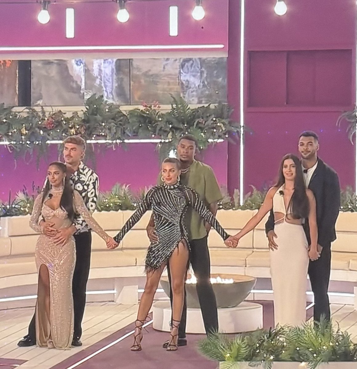 RoslynMoore96's tweet photo. Our #LoveIsland winners 2025 👑 #LoveIslandUK https://t.co/5Kz77p2LAt