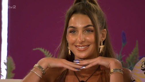 “Don’t put up with shitty men” that’s my American queen right there #loveisland
