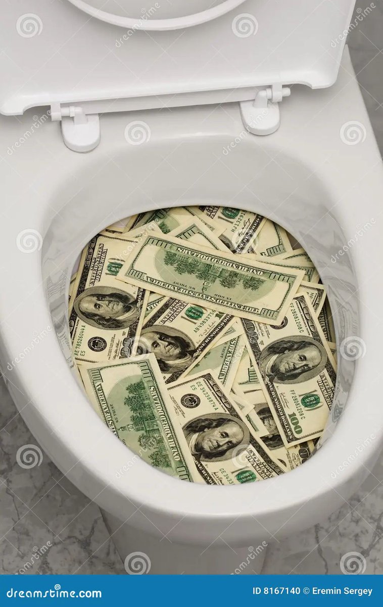 Lo que piensan mis hijos que hago en el baño.