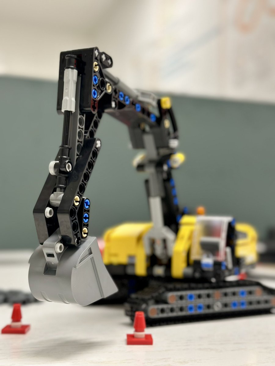 Ale_X_1's tweet photo. Really cool!
#LEGO https://t.co/Cpn5cT1DZT
