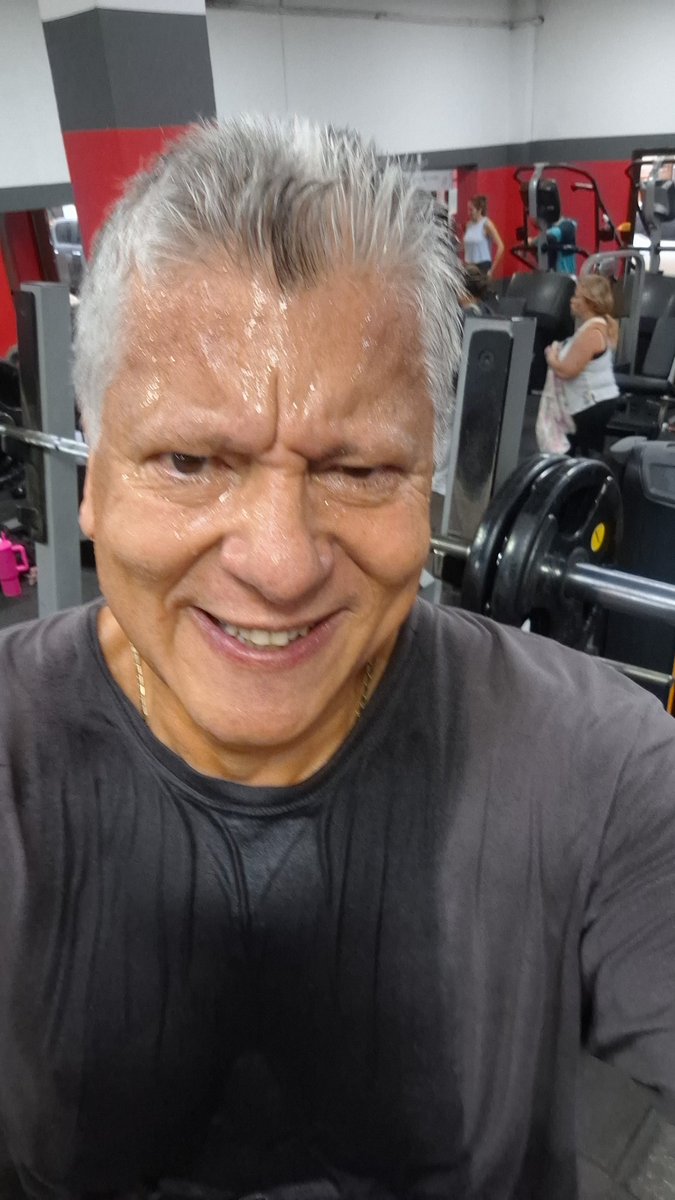 delgado_hi39071's tweet image. Un día más!!!!
#HcSystem 
Buuenaass tardeees