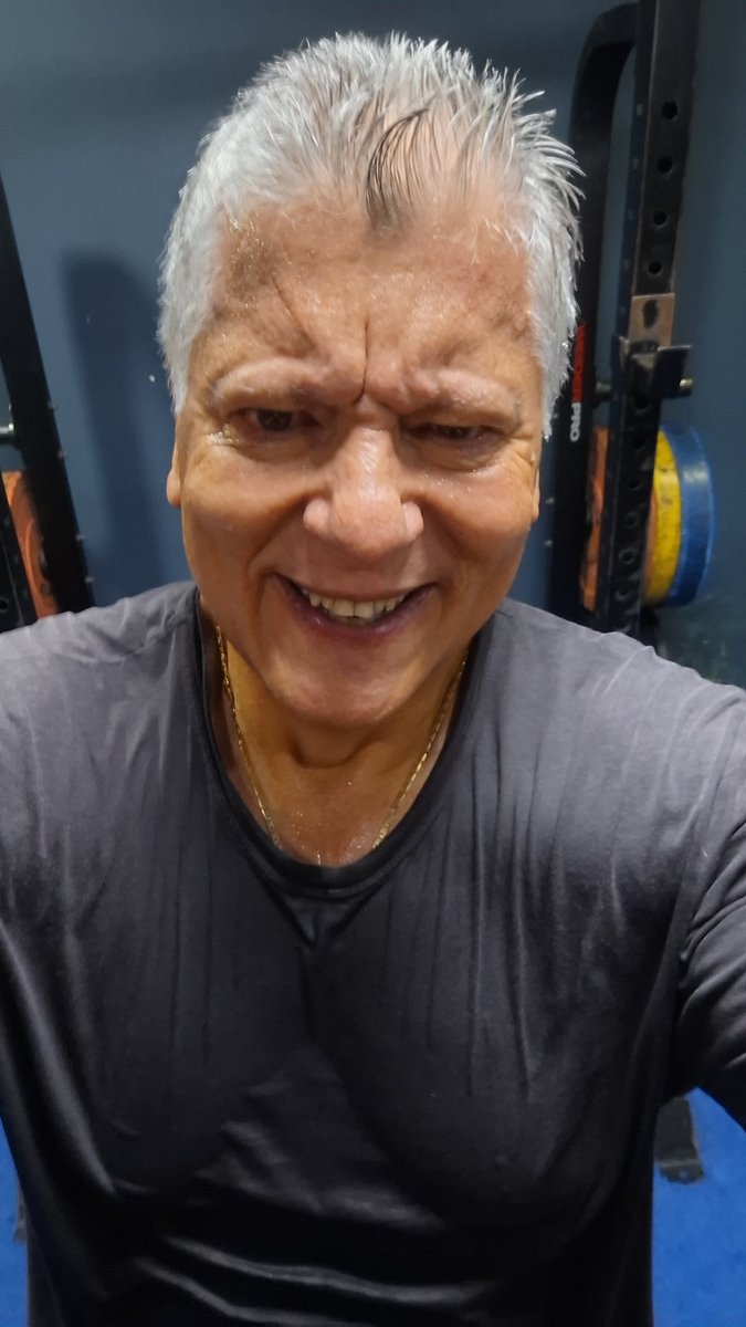 delgado_hi39071's tweet image. Un día más!!!!
#HcSystem 
Buuenaass tardeees