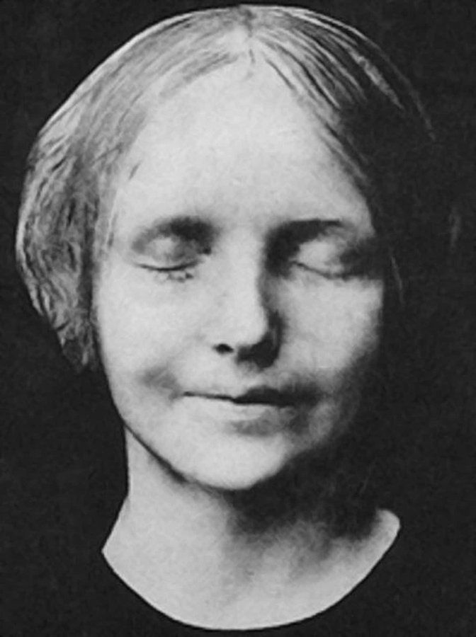 One of the most famous Victorian-era masks depicts a young woman with closed eyes and a faint smile. This mask is believed to have been made after her death.

The girl, thought to be around 16 years old, was found floating in the Seine river in the late 1800s and was nicknamed