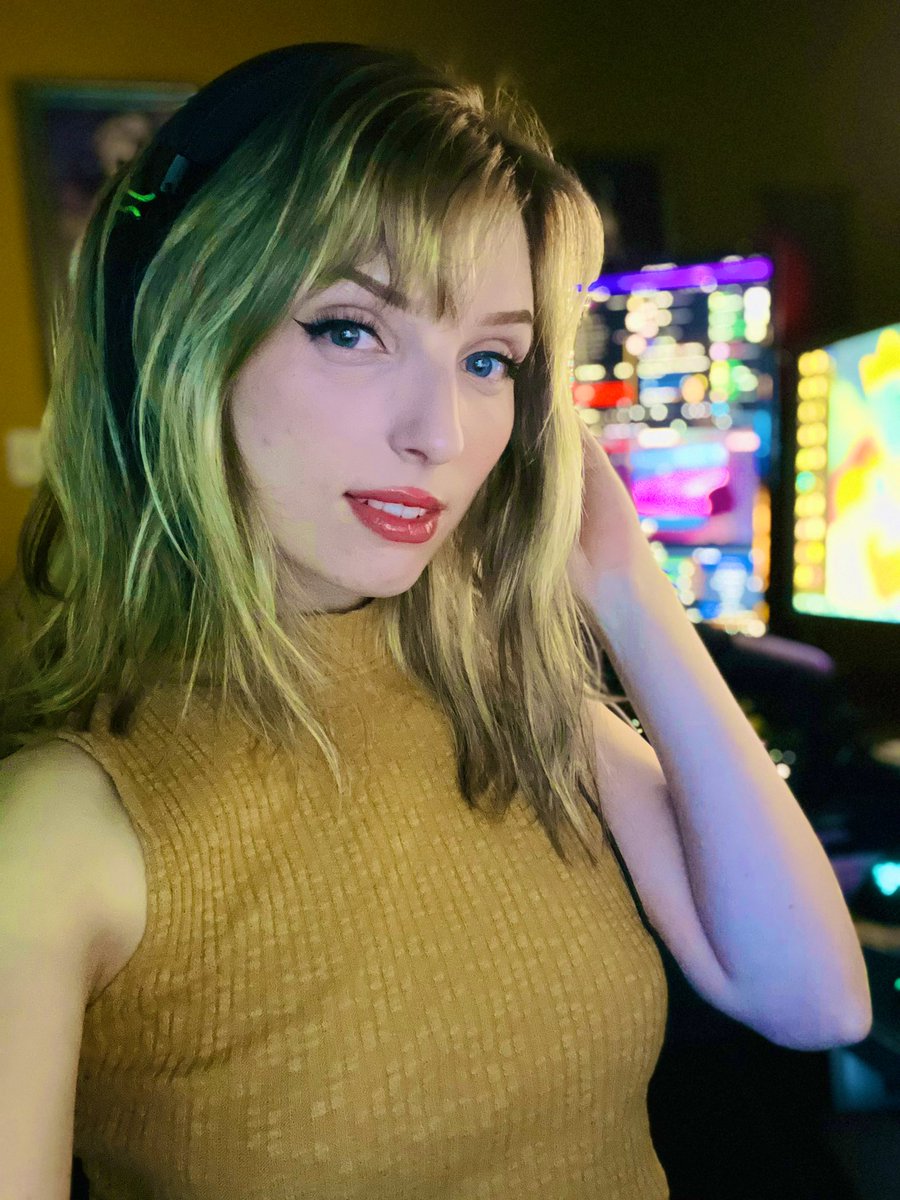 Live on Twitch!

Scary games part 3~ day three of torturing myself with horror 🥲

Twitch.tv/BlackANTIvenom 🔴