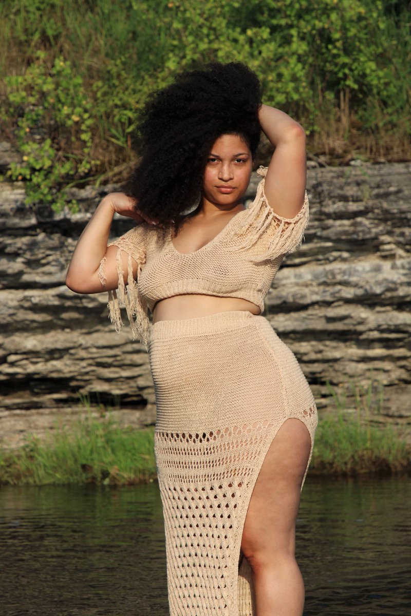 HannahSark58707's tweet image. People will always hate when they see you living your best life. Do what makes you happy & screw what the haters say!! ✨️💕👑✌🏽
📸 by @Chuck3rz
#summer #photo #photoshoot #thickbody #thick #woman #hotmomsummer #hot #mom #hotmom #water #Pisces #vibes #body #beauty #natural