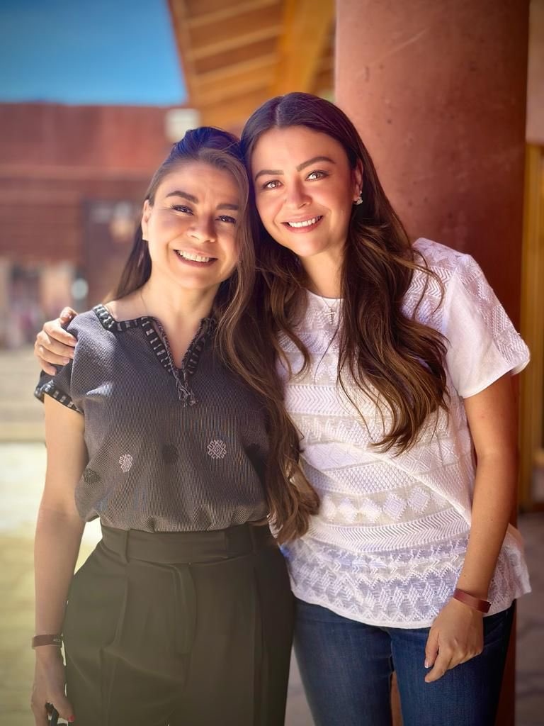 ¡Feliz inicio de semana para todas y todos!

Ya estamos en la segunda mitad del año, y seguimos avanzando con fuerza, compromiso y esperanza por nuestro país.  

Con energía renovada, desde el Senado seguimos trabajando cerca de la gente.