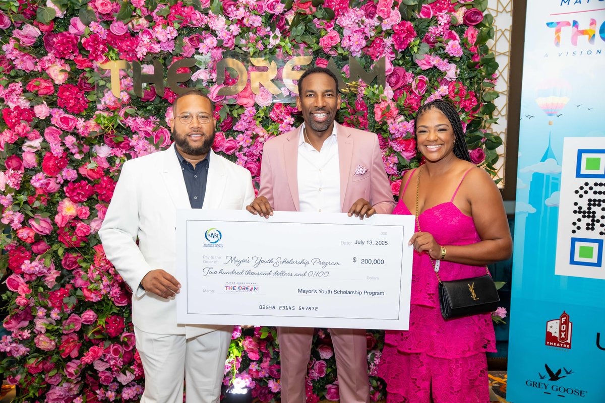 CityofAtlanta's tweet image. Atlanta, when we are a group project and come together, we can do great things! We raised $137K to invest in our youth. The 2nd annual DREAM event was a huge success, supporting the Mayor’s Youth Scholarship Program. THANK YOU for making a real impact! #TheDREAM #MYSP…