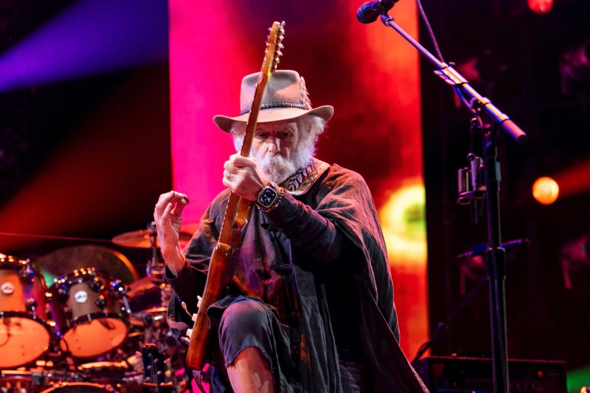 Dead & Company (@deadandcompany) on Twitter photo Here's to the songs ahead, whenever they call.
Another 60, anyone? ♥️⚡️
#DeadCoSF
📸: <a href="/AliveCoverage/">Alive Coverage</a>, @JayBlakesberg Here's to the songs ahead, whenever they call.
Another 60, anyone? ♥️⚡️
#DeadCoSF
📸: <a href="/AliveCoverage/">Alive Coverage</a>, @JayBlakesberg