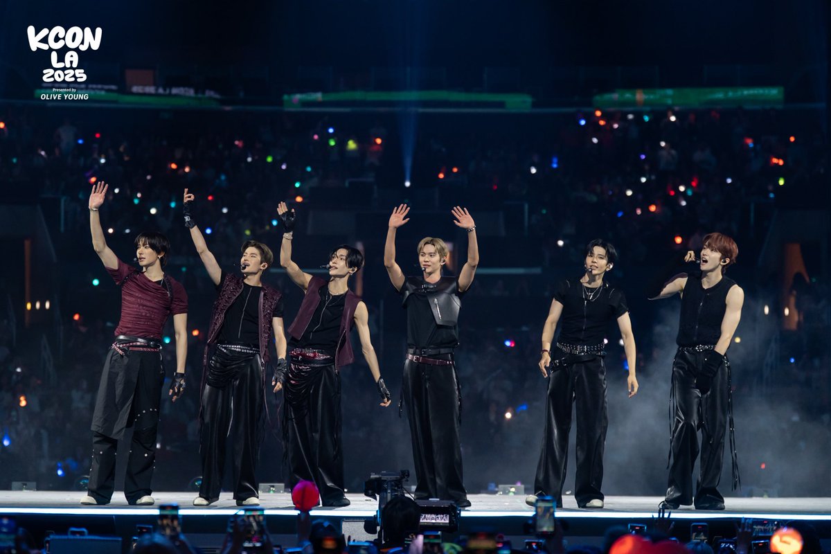 KCON_official's tweet image. [#KCONLA2025] M COUNTDOWN 💙 DAY 3

RIIZE 
@RIIZE_official 

📍 M COUNTDOWN STAGE
📍 Crypto.com Arena

-
KCON LA 2025
AUG 1-3
 Arena, LA Convention Center

Let’s #KCON