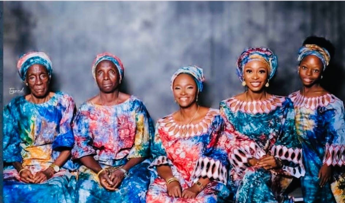 Five generations photo of a Nigerian family, kindly drop ❤️❤️❤️ for this African family 🙌🏽