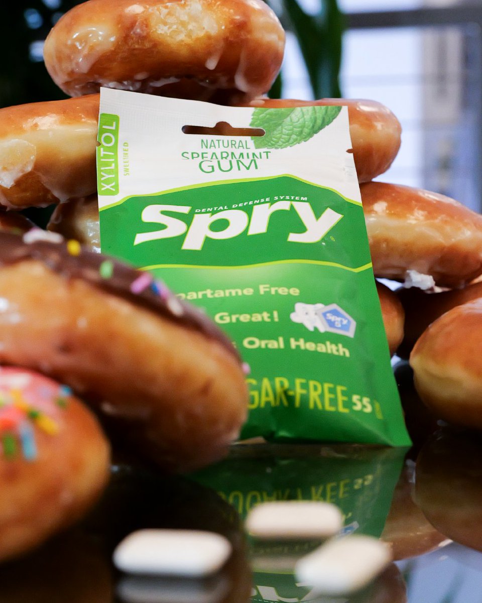 SprySmile's tweet photo. There’s always one kid who sneaks a snack right before bedtime.
No worries — you’ve got Spry in your bag.

Made with xylitol to help fight cavity-causing bacteria, even when life’s a little messy and timing’s off.

#spry #sprysmile #parenting #xylitol #midnightsnack https://t.co/bbBjN6Eybk