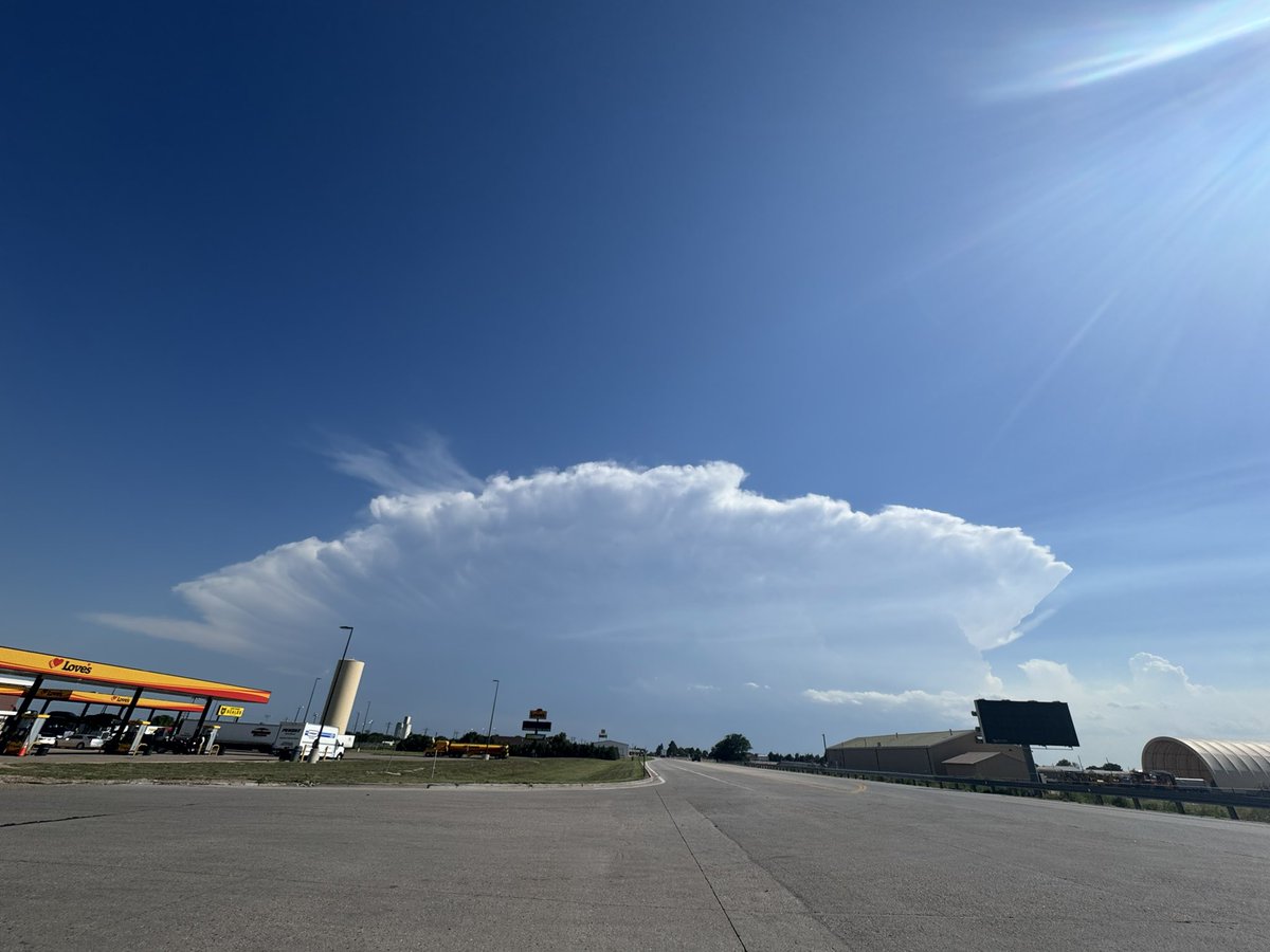 Supercell rocketing up near Lamar, Colorado