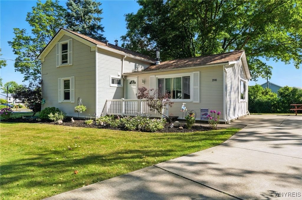 Looking for a cozy, move-in ready home in Hamburg? Check out 204 Foxcroft. List price: $249,000. Great house. Make your appointment today! zillow.com/homedetails/20…