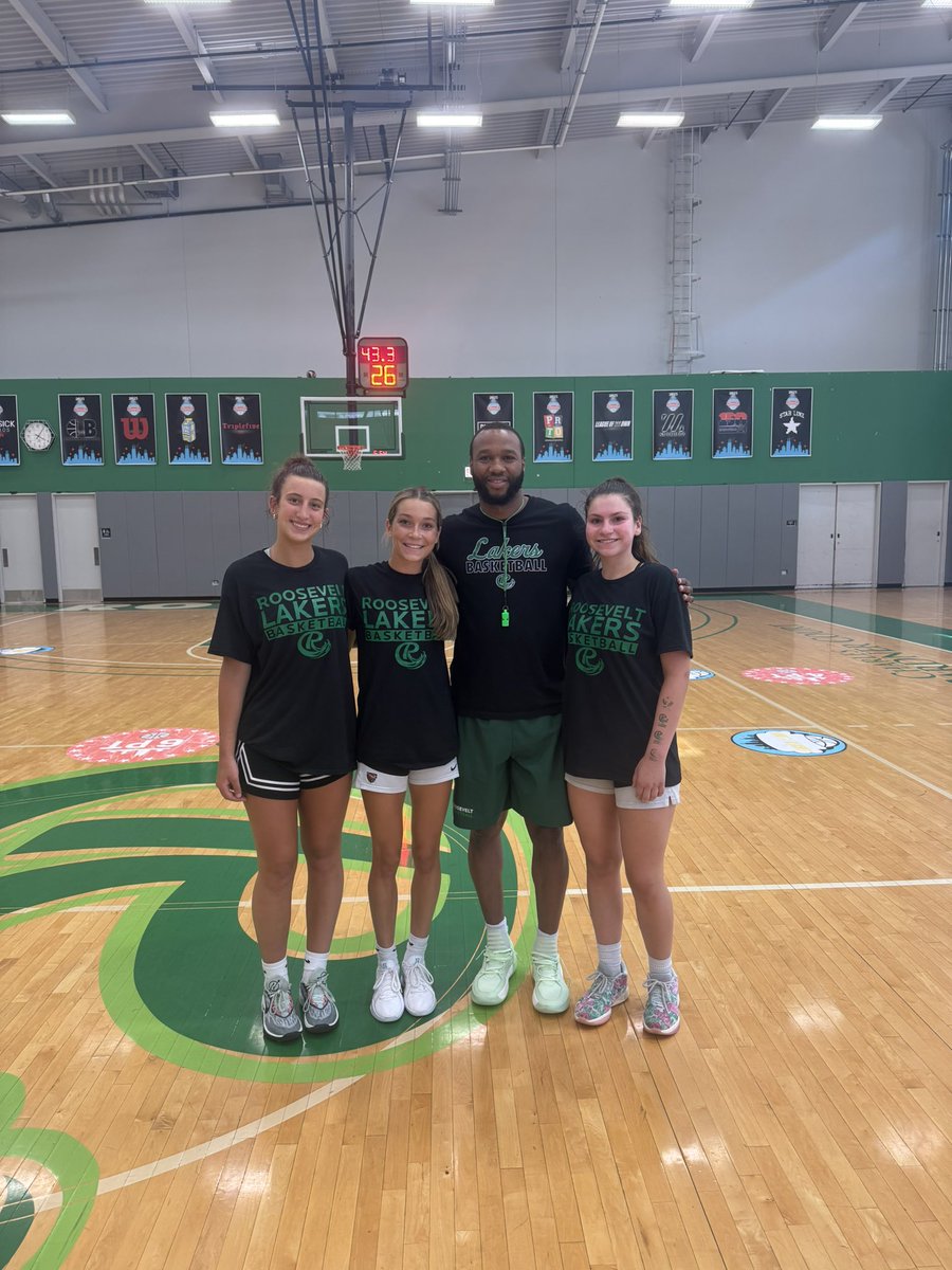 CTagliapietra35's tweet image. Had a great time at the Roosevelt camp today! Thank you @RooseveltWBB @Liliverps @MelanieMorgan04