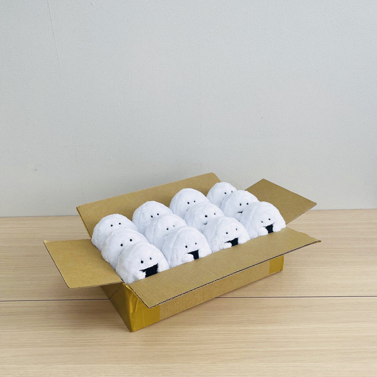 おにぎり様 コスパ54個 宇宙浮遊グリッター15個 ぎゅっとおにぎりさん［公式］逸品社 (@onigirisan_ippn) / X