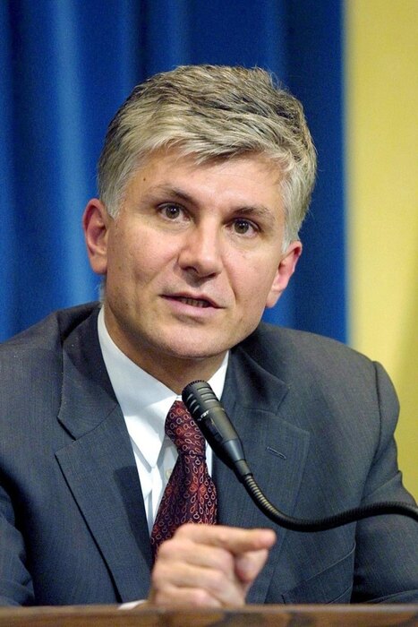 „Ne, mi nismo krivi. Mi smo 1990. godine rekli u ovoj zemlji šta treba da bude ispravna politika. A udvarati se nećemo nikome posle deset godina. Ako narod želi spas, Evropu i modernu Srbiju, mi smo tu. Ako želi propast, ima kod koga će naći propast.”

Zoran Đinđić