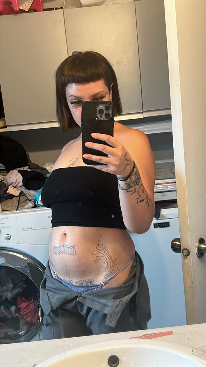 GodesseRuby's tweet photo. M’aiderais tu si je serais prise ? #onlyfansgirl #quebecois #sexy #francais #nude https://t.co/8f9vAn7GIN