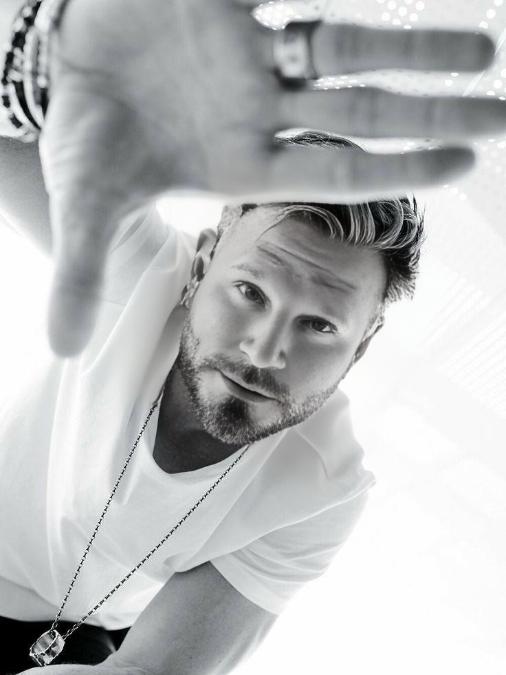 kathae909's tweet image. 📸 When you&apos;re just tryna vibe but your inner model says, &quot;hold my aura&quot; 💅📷
#SirBackUpFromTheCamera
#TooCloseBro #ModelEnergy #CasualDramatic #LensCheck
@TimbosBack3