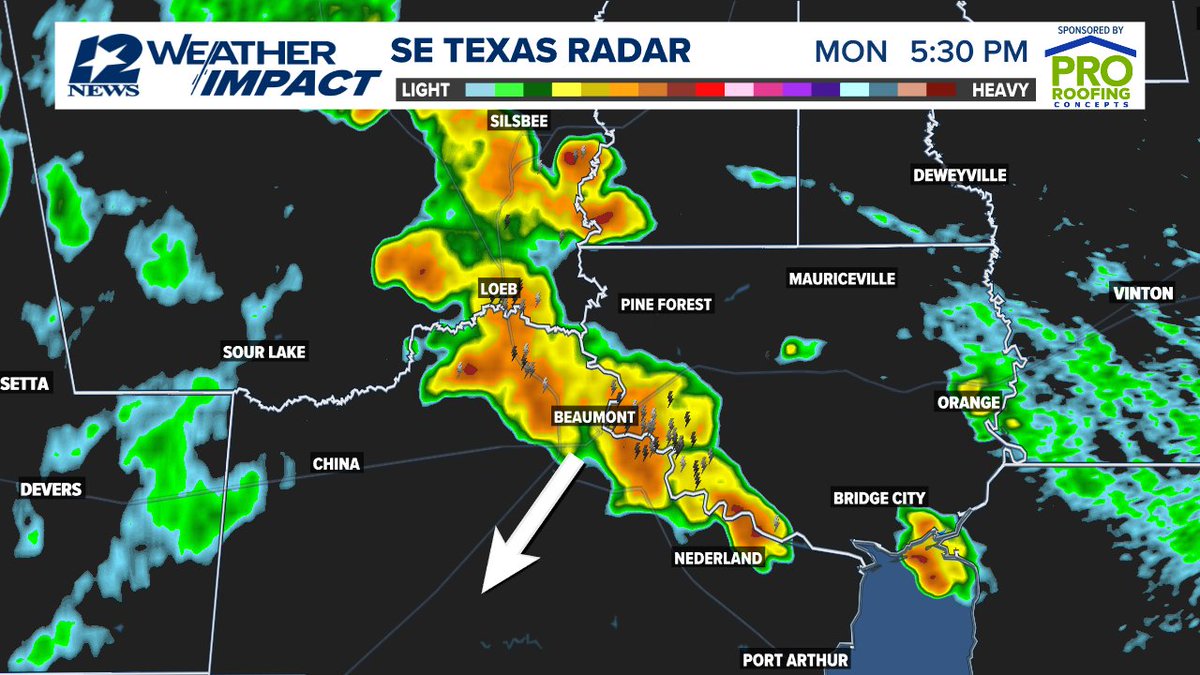 12NewsNow's tweet photo. Scattered showers, storms over Beaumont, Lumberton and Mid-County are slowly moving southwest slowly.  Locally heavy rain, frequent lightning possible through the next hour.  https://t.co/Vwuh8W1A0x https://t.co/PPI6OU5FKB