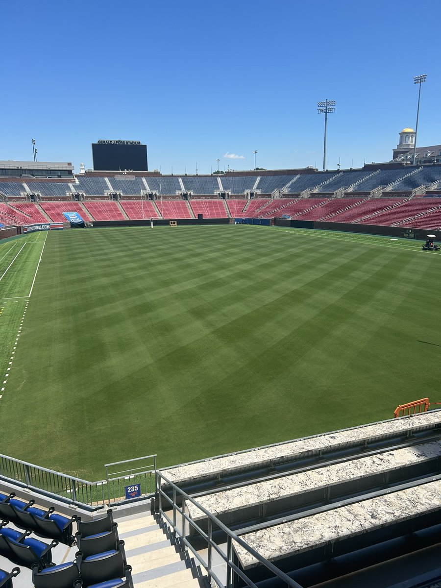 rcoe44's tweet photo. Past 2 days almost 2” of rain and a great flush!  Let’s keep grinding till the 30th.  The crew has put in the work to make it happen 🙏. @SMUFB https://t.co/y2eHhq8t2Q