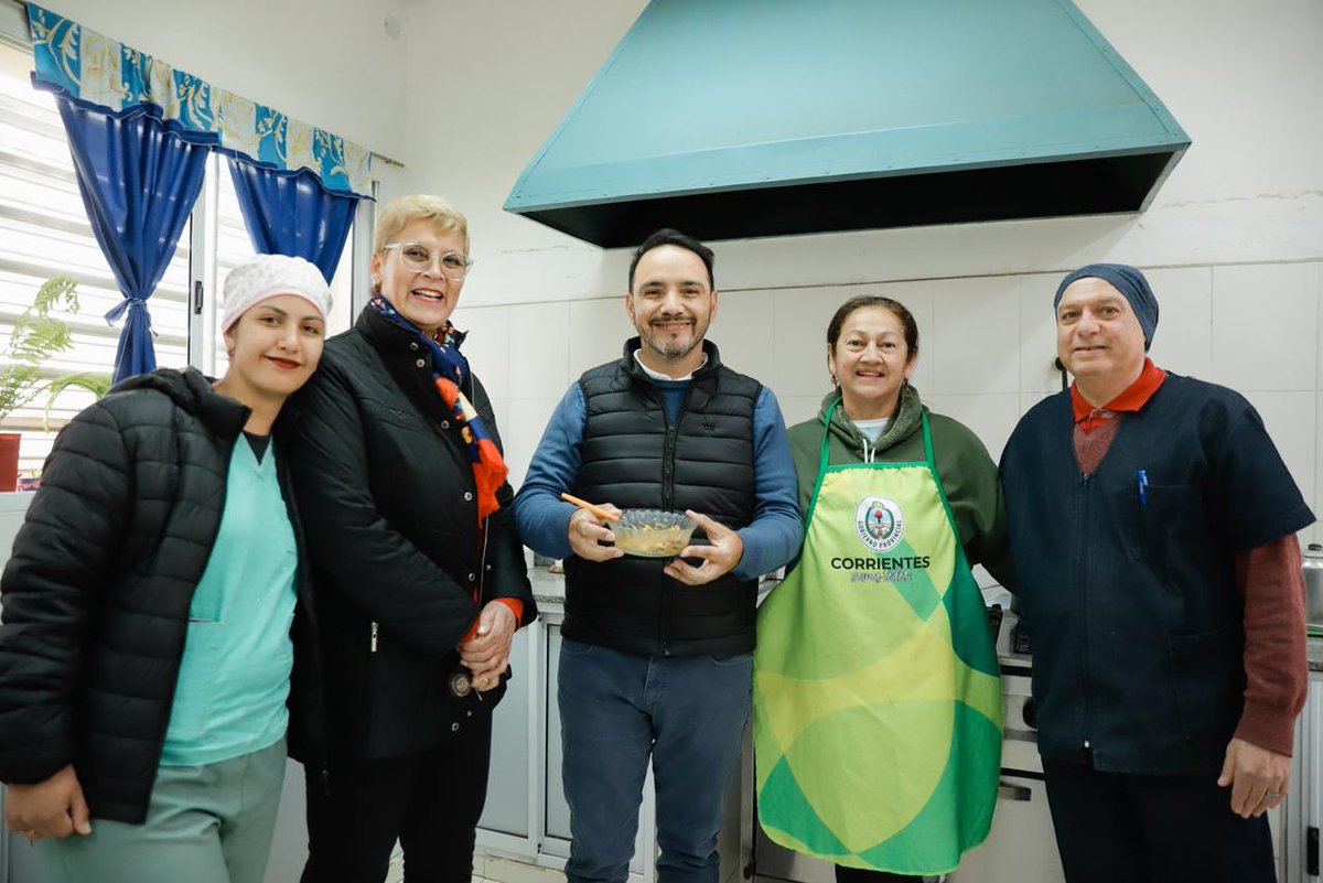 Una salud pública de calidad será siempre una prioridad, valorando el compromiso enorme de quienes están al pie del cañón. 🙌

Gracias al personal del Hospital de #SanRoque que me recibieron con tanto cariño.
