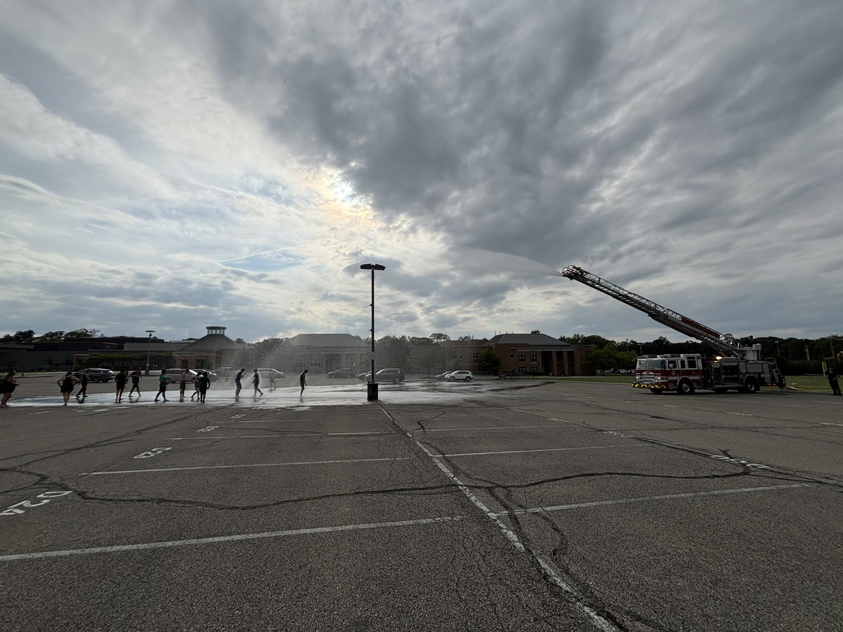 IHSD_Arts's tweet photo. Playin’ hard with the BMB at the conclusion of camp today! Thank you to the Indian Hill &amp; Madeira Fire Department for supplying the water fun! #IHPromise @gobmband @indianhillfire https://t.co/RAtuHcsJeH