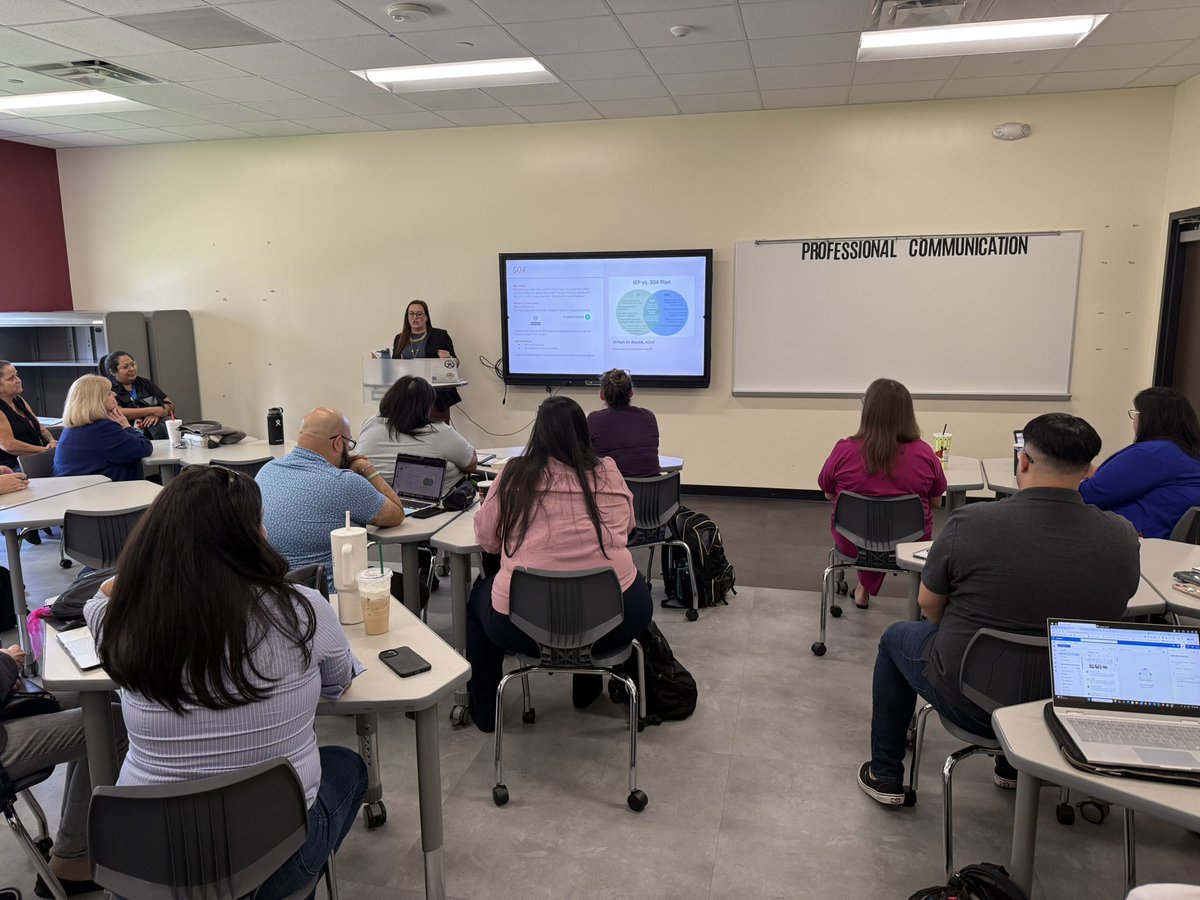 mannydlc2's tweet image. This team did a fabulous job today! It’s a great start to an amazing school year! #elevateeverything @LaMissGloriaM @pederson71201 @MadisonTurnerC @AFBohannon @julescastellano @Jasma_Hayes @NorthSideFWISD