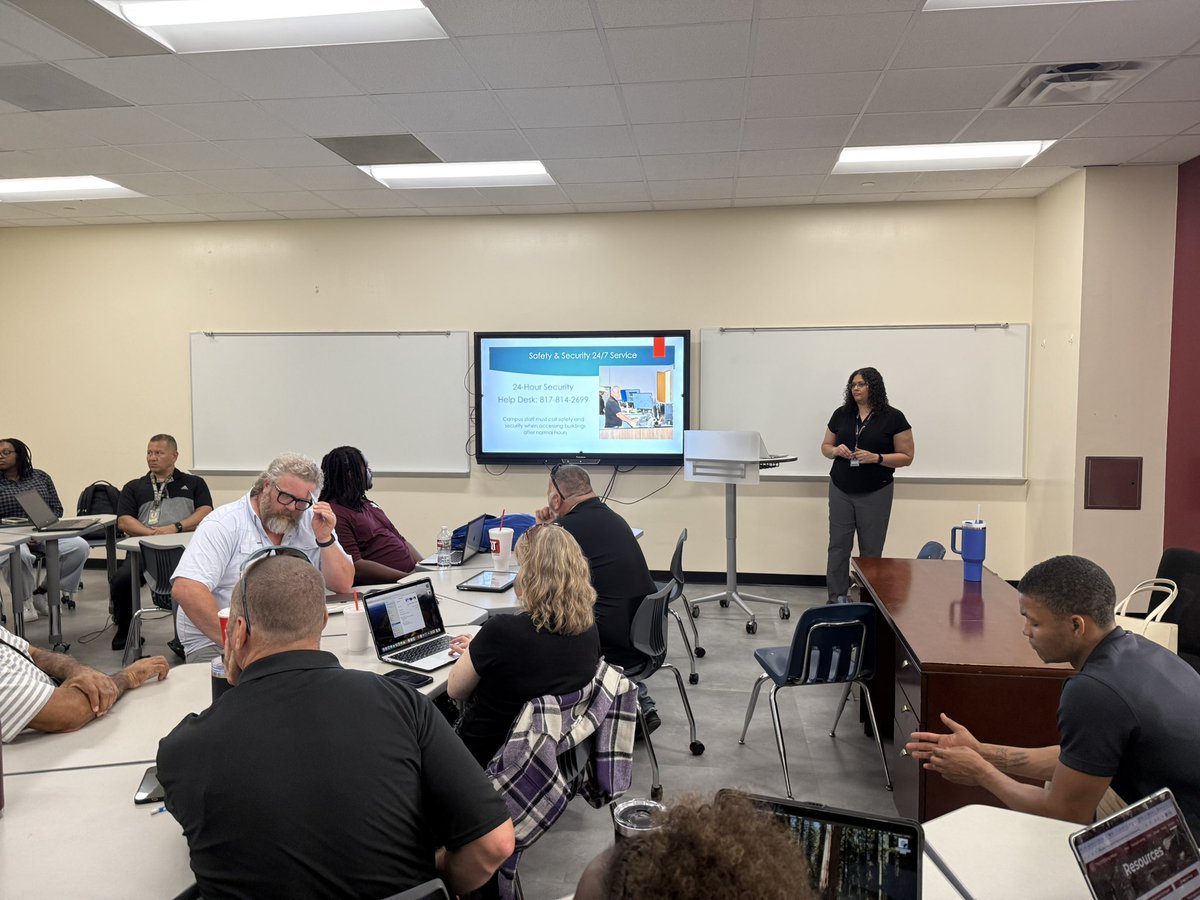 mannydlc2's tweet image. This team did a fabulous job today! It’s a great start to an amazing school year! #elevateeverything @LaMissGloriaM @pederson71201 @MadisonTurnerC @AFBohannon @julescastellano @Jasma_Hayes @NorthSideFWISD