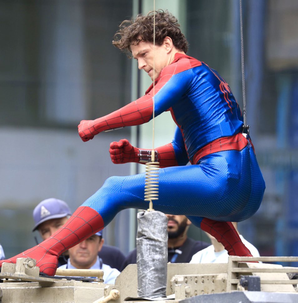 SimplyHotMen's tweet photo. To whoever got ass shots of Tom Holland getting a wedgie….thank you https://t.co/gVJslA36jf