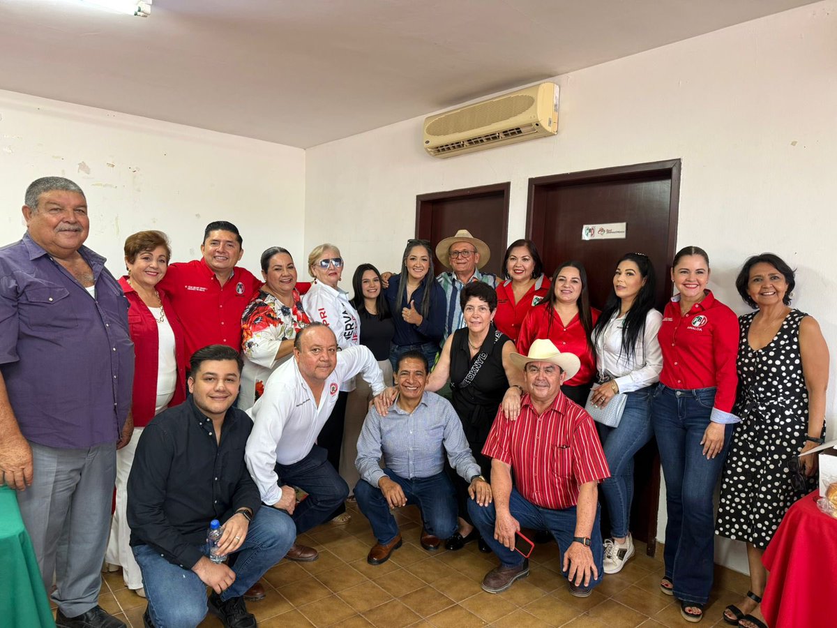 PRI Sinaloa (@cdeprisinaloa) on Twitter photo En conferencia de prensa “PRImero Infórmate”, el PRI Sinaloa cierra filas en respaldo a su presidente nacional <a href="/alitomorenoc/">Alejandro Moreno</a>, quien ha sido víctima de una persecución política sostenida por parte del gobierno federal desde 2019, afirmó el dirigente estatal, <a href="/cesargerardol/">César Emiliano Gerardo</a>. En conferencia de prensa “PRImero Infórmate”, el PRI Sinaloa cierra filas en respaldo a su presidente nacional <a href="/alitomorenoc/">Alejandro Moreno</a>, quien ha sido víctima de una persecución política sostenida por parte del gobierno federal desde 2019, afirmó el dirigente estatal, <a href="/cesargerardol/">César Emiliano Gerardo</a>.