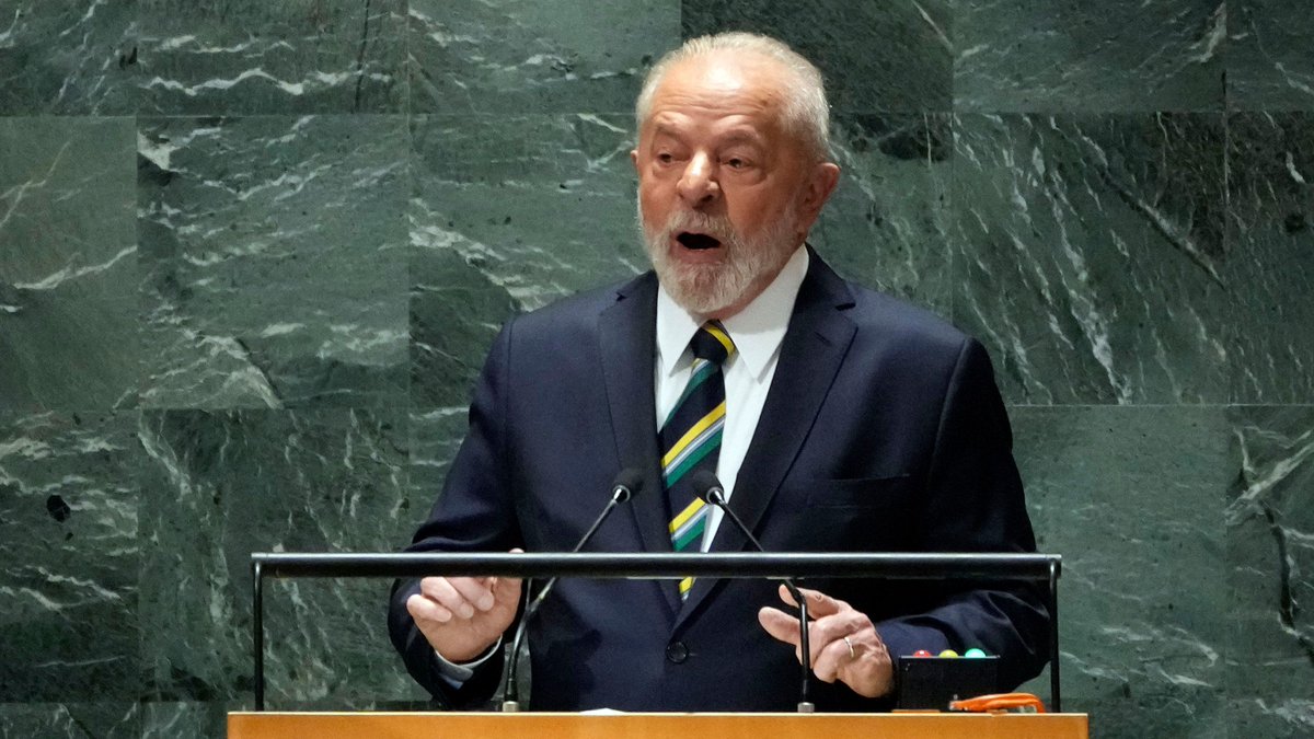 🇧🇷 | Lula "little Obama" Da Silva gesta una maniobra de justicia contra el fascista de Jair "little Trump" Bolsonaro

#Brasil  ahorita es terreno de pelea entre demócratas y republicanos, esto sucede cuando se pierde dignidad y se le vende el alma al diablo. 

La pena contra