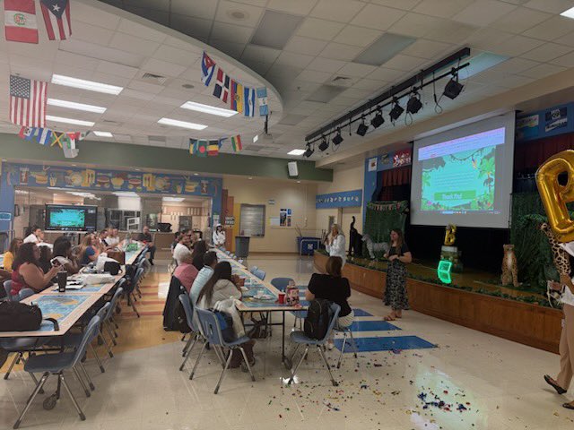 palmspringsms's tweet image. It was a WILD-ly amazing first day back at #StingrayNation as we celebrated our 🅱️, ate some yummy @Kekes breakfast, &amp;amp; even had a super special guest, our instructional super @kgwhetsell, celebrate our teachers &amp;amp; pump us up to start the school year. #WildAboutLearning 🦁🦒🐯