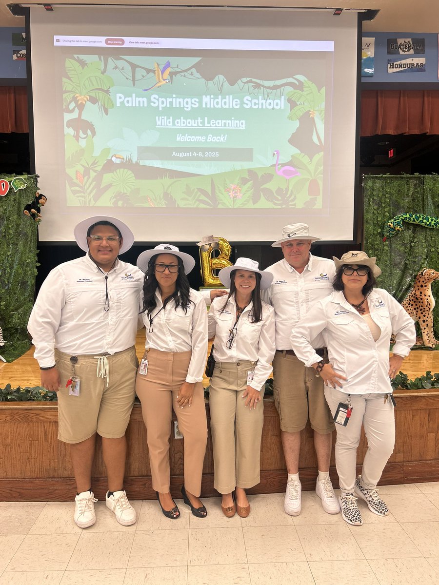 palmspringsms's tweet image. It was a WILD-ly amazing first day back at #StingrayNation as we celebrated our 🅱️, ate some yummy @Kekes breakfast, &amp;amp; even had a super special guest, our instructional super @kgwhetsell, celebrate our teachers &amp;amp; pump us up to start the school year. #WildAboutLearning 🦁🦒🐯