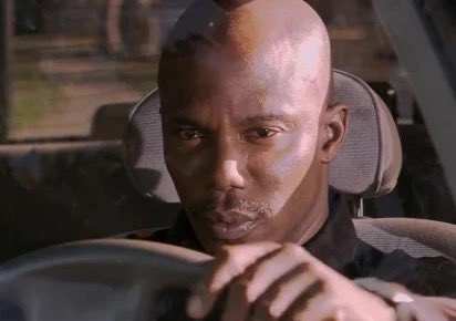 Je sais que la sorcière dont il parle est une tismey curly mais j’ai pas de preuves